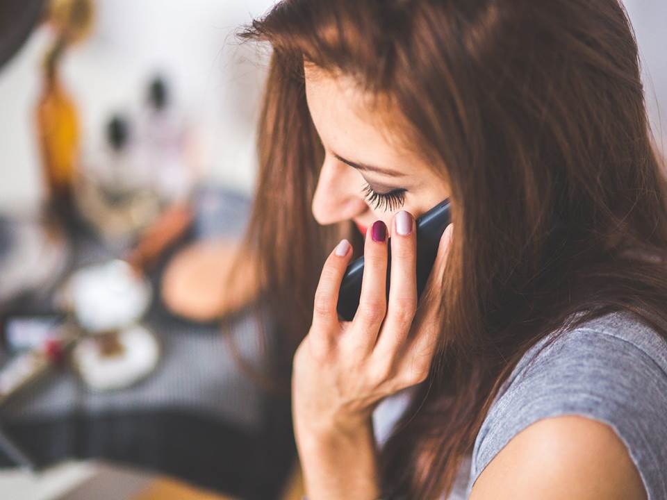电话中总是有口难言？新鲜人沟通5 Tips 让你初次联繫就上手