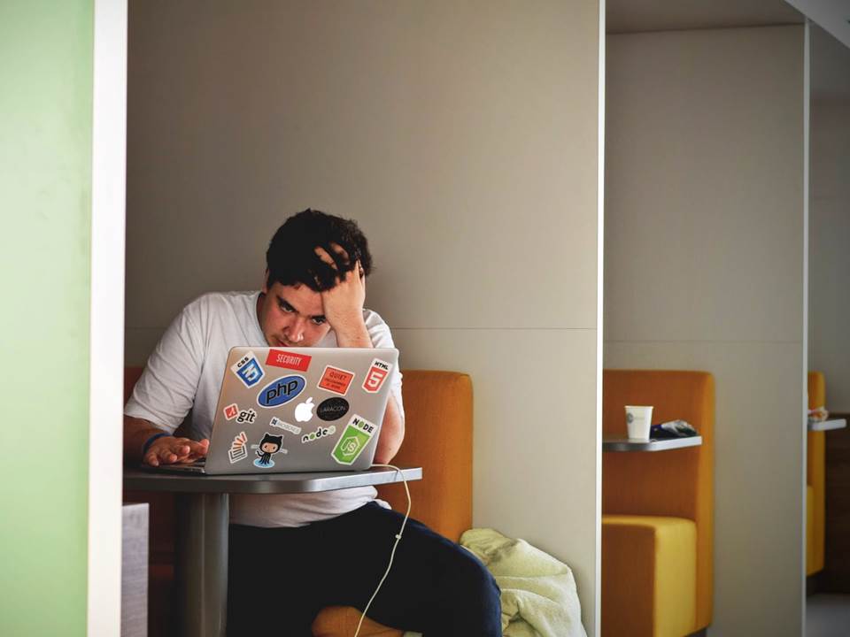 老闆不帮加薪就打混摸鱼？小心毁掉自己前途就是你的傻