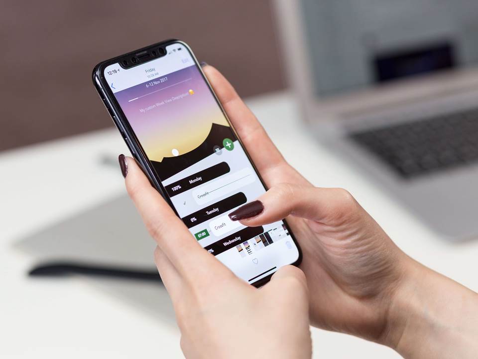 新冠病毒能在手机活9天！你的iPhone怎消毒才不伤萤幕？