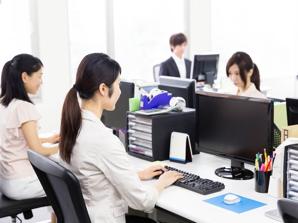办公桌有便利贴竟会被讨厌？5种顾人怨摆设一定要避开