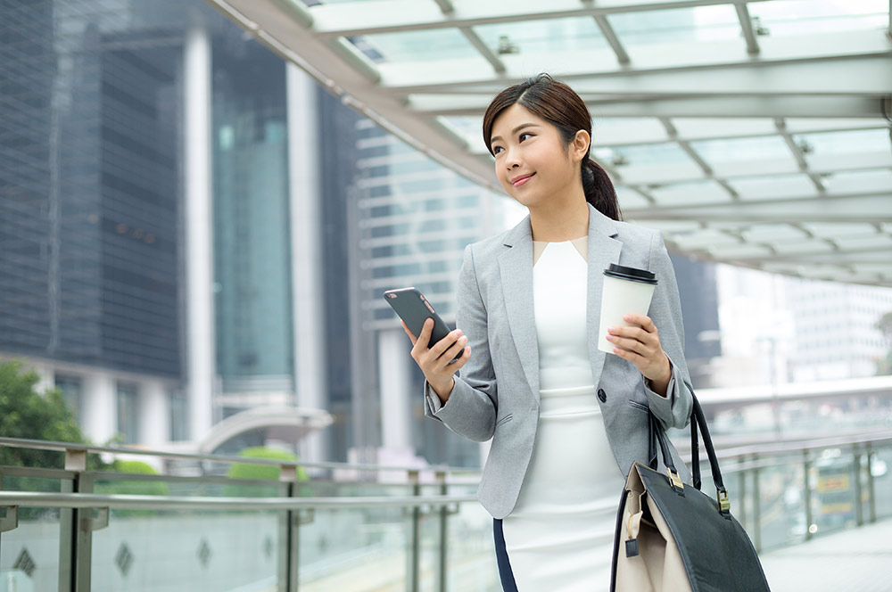 面试服装怎么穿？男女面试穿搭攻略，内勤人员和创意工作者大不同！