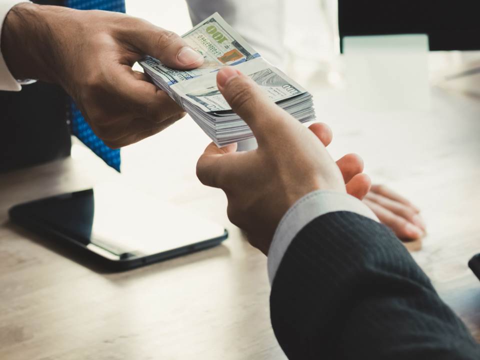 公司可以借钱给员工吗？没注意到这点恐怕违法！