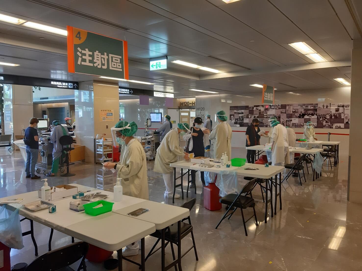 18岁以上可预约接种！AZ、莫德纳都能选，如何登记一次看