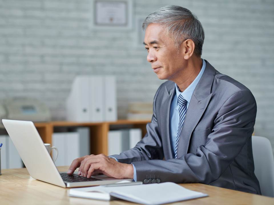 1万元纾困开放申办啰！7月减薪者、65岁以上在职者都能领