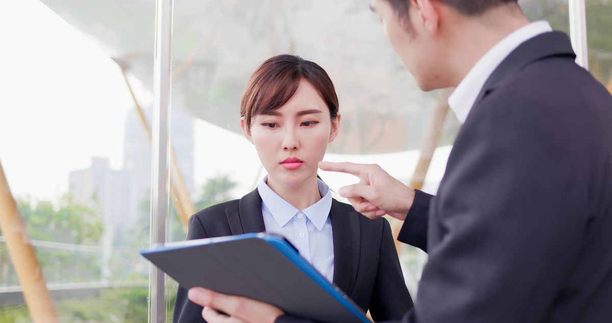 主管过度干预我的工作，身为新人该如何与主管相处？