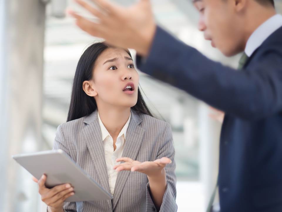 同事结案报告玩文字游戏，主管还帮腔？他叹：职场就是这么腹黑