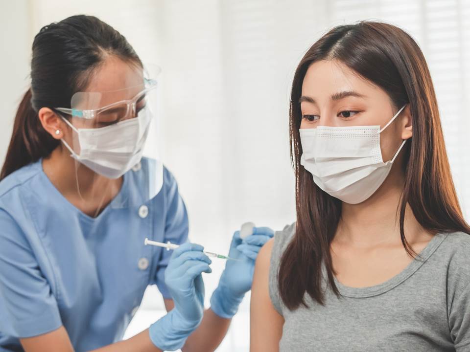 第四剂疫苗一定要打吗？接种对象、怎么预约，5个常见QA一次搞懂