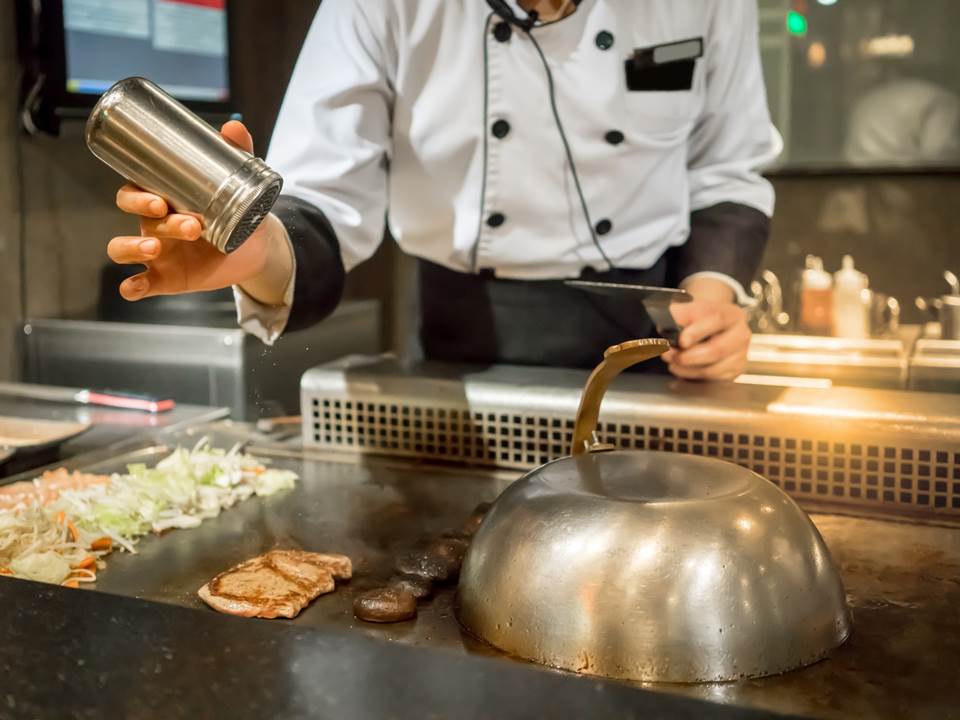 铁板烧师傅好难当？狂列13个奥客行为，却因这点被呛爆