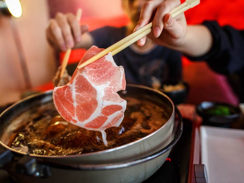 麻辣锅怎么吃才算老饕？员工亲揭：独门酱料比例让你吃完就爱上