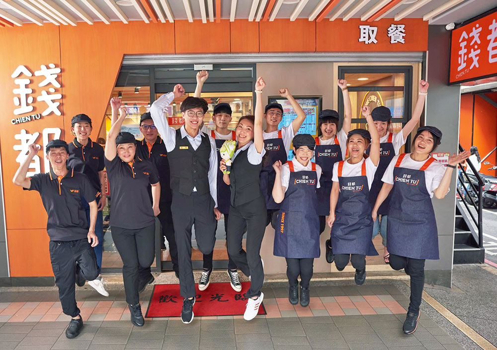 国民火锅钱都餐饮集团留才也留财！12月起调薪达6%，店长平均薪资8万以上