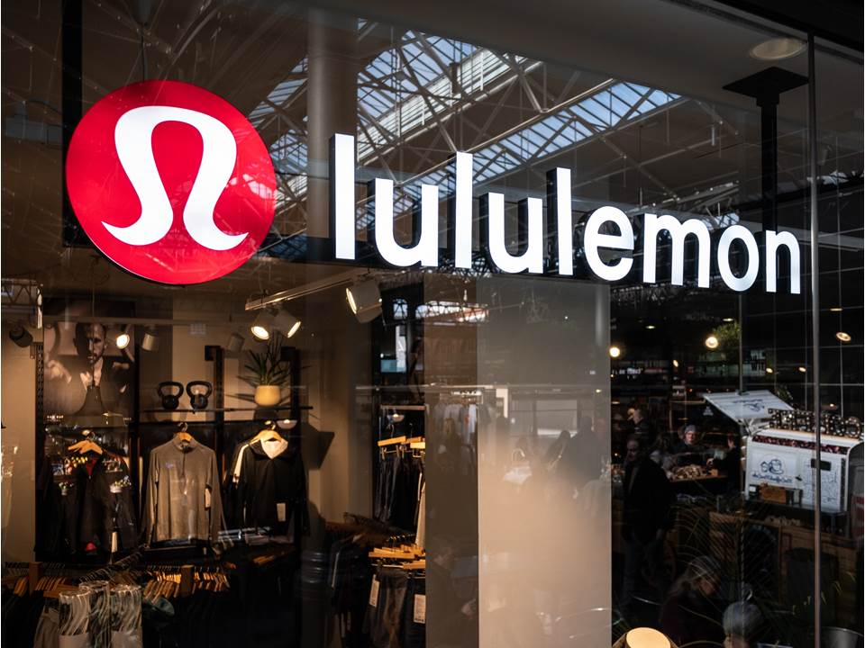 Lululemon市值超越H＆M，不同于零售业大战价格、通路，其如何赢得市场青睐？